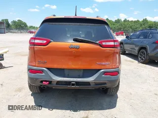 2016 Jeep Cherokee Trailhawk with VIN 1C4PJMBS6GW318035, listed as a IAAI auction lot 42652034 with 187,519 mi miles and . Bid and sale history available at DreamBid. Image 16.