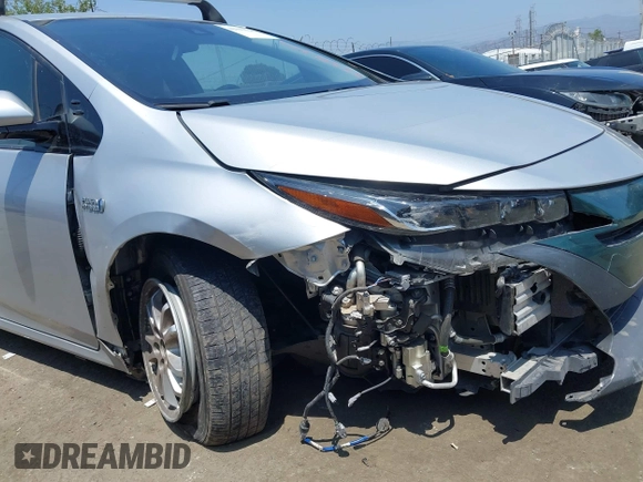 2017 Toyota Prius Plus with VIN JTDKARFP3H3018453, listed as a IAAI auction lot 42391330 with 145,289 mi miles and . Bid and sale history available at DreamBid. Image 17.