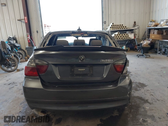 2006 BMW 3 Series 325i z VIN WBAVB13526PT07955, wystawiony jako IAAI lot #42401872 z przebiegiem Nie podano mil oraz . Historia ofert i sprzedaży dostępna na DreamBid. Obrazek 16.