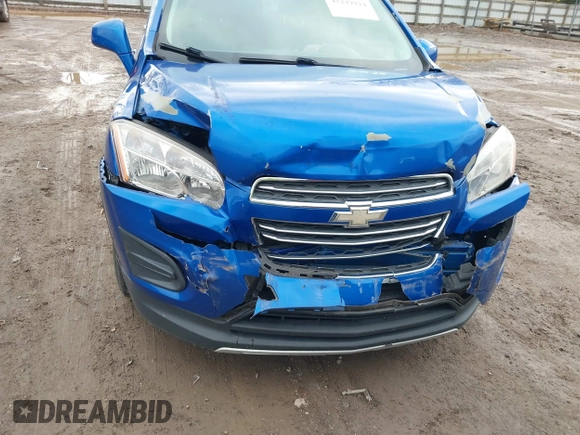 2015 Chevrolet Trax LT with VIN KL7CJLSB2FB064013, listed as a IAAI auction lot 41249924 with 62,288 mi miles. Bid and sale history available at carsss.com. Image 6.