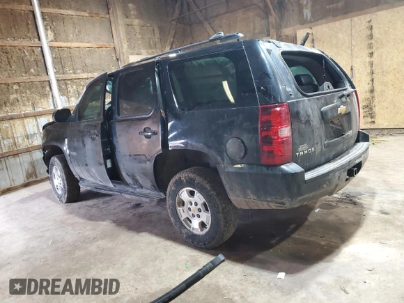 2013 Chevrolet Tahoe LT z VIN 1GNSKBE01DR332478, wystawiony jako Copart lot #51455625 z przebiegiem 143 541 mil mil oraz Czysty tytuł • Clean title. Historia ofert i sprzedaży dostępna na DreamBid. Obrazek 2.