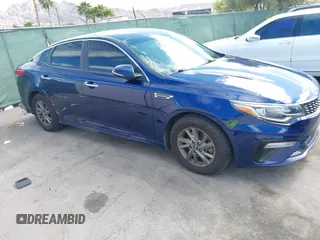 2020 Kia Optima LX с VIN 5XXGT4L3XLG386786, выставлен на аукционе IAAI как лот 42121288 с пробегом 109 213 миль миль и . История ставок и продаж доступна на DreamBid. Изображение 18.