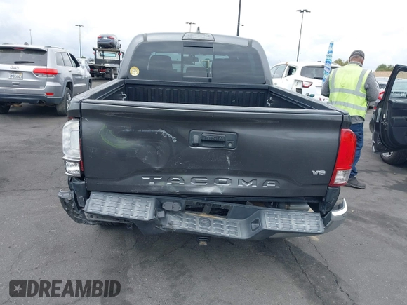 2017 Toyota Tacoma SR5 z VIN 3TMAZ5CN7HM045752, wystawiony jako IAAI lot #42057874 z przebiegiem 89 898 mil mil oraz . Historia ofert i sprzedaży dostępna na DreamBid. Obrazek 6.