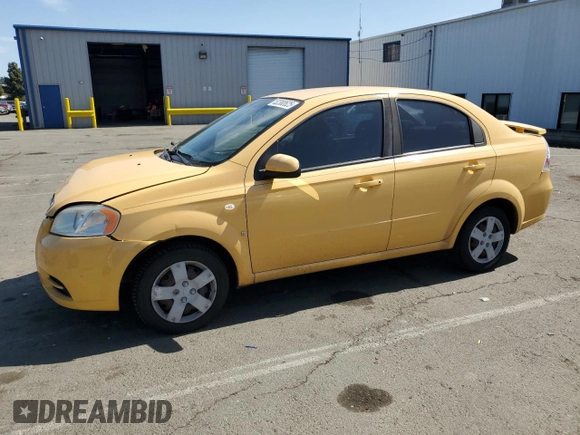 2007 Chevrolet Aveo LS z VIN KL1TD56647B073694, wystawiony jako Copart lot #52380625 z przebiegiem 145 511 mil mil oraz Szkody całkowita. Historia ofert i sprzedaży dostępna na DreamBid. Obrazek 1.