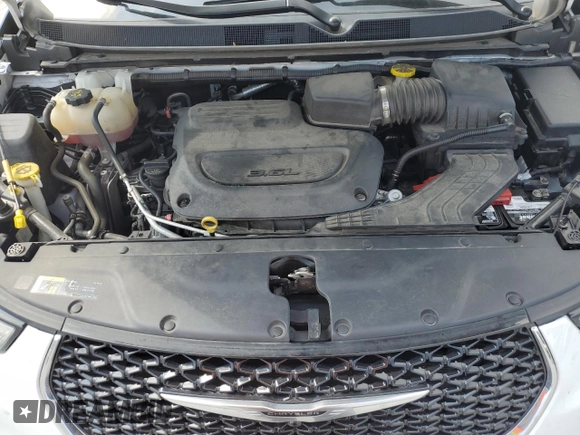 2021 Chrysler Pacifica Touring L with VIN 2C4RC3BG6MR511380, listed as a Copart auction lot 54237075 with 92,172 mi miles and Salvage title. Bid and sale history available at DreamBid. Image 12.