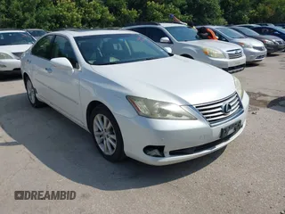 2012 Lexus ES 330 z VIN JTHBK1EG0C2509818, wystawiony jako IAAI lot #42409669 z przebiegiem 173 951 mil mil oraz . Historia ofert i sprzedaży dostępna na DreamBid. Obrazek 1.