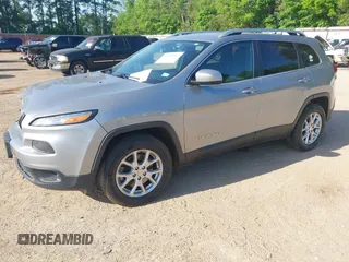 2016 Jeep Cherokee Latitude with VIN 1C4PJMCB3GW231806, listed as a IAAI auction lot 41997517 with 170,188 mi miles and . Bid and sale history available at carsss.com. Image 18.