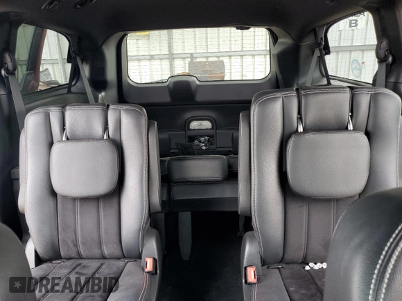 2018 Dodge Grand Caravan SXT z VIN 2C4RDGCG9JR138169, wystawiony jako Copart lot #55029105 z przebiegiem 52 782 mil mil oraz Szkoda całkowita • Salvage title. Historia ofert i sprzedaży dostępna na DreamBid. Obrazek 10.