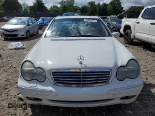 2001 Mercedes-Benz C 230/260/280/320 z VIN WDBRF61JX1F055147, wystawiony jako Copart lot #56381645 z przebiegiem 135 866 mil mil oraz Szkoda całkowita • Salvage title. Historia ofert i sprzedaży dostępna na DreamBid. Obrazek 5.