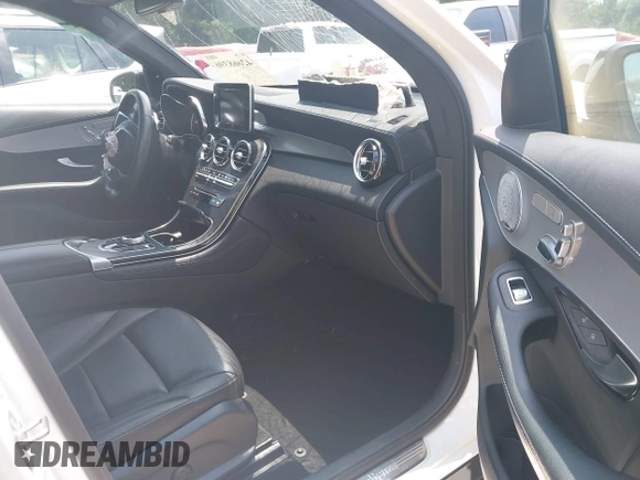 2019 Mercedes-Benz GLC 300 with VIN WDC0G4JBXK1000310, listed as a IAAI auction lot 42668396 with 22,459 mi miles and . Bid and sale history available at DreamBid. Image 5.