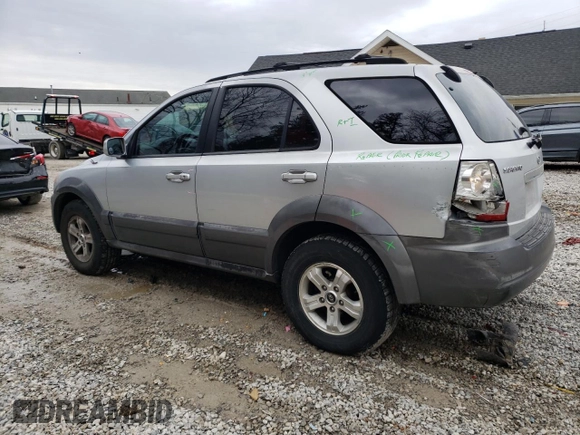 2005 Kia Sorento LX z VIN KNDJC733955455370, wystawiony jako Copart lot #47553645 z przebiegiem 195 471 mil mil oraz Szkoda całkowita • Salvage title. Historia ofert i sprzedaży dostępna na DreamBid. Obrazek 2.