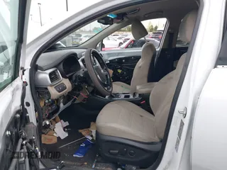 2019 Kia Sorento L with VIN 5XYPG4A3XKG590330, listed as a IAAI auction lot 42060716 with Not Provided miles. Bid and sale history available at carsss.com. Image 5.