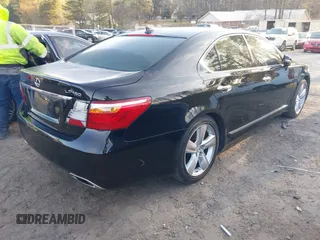 2011 Lexus LS 460 z VIN JTHBL5EF6B5104359, wystawiony jako IAAI lot #41808178 z przebiegiem 215 808 mil mil oraz . Historia ofert i sprzedaży dostępna na DreamBid. Obrazek 4.