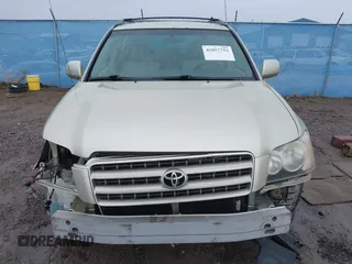 2003 Toyota Highlander z VIN JTEHF21A930120092, wystawiony jako IAAI lot #41857752 z przebiegiem 229 609 mil mil oraz . Historia ofert i sprzedaży dostępna na DreamBid. Obrazek 13.