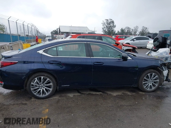 2021 Lexus ES with VIN 58ADA1C12MU012436, listed as a IAAI auction lot 41782514 with 37,689 mi miles. Bid and sale history available at carsss.com. Image 14.
