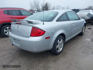 2007 Pontiac G5 with VIN 1G2AL15F977360713, listed as a IAAI auction lot 41994357 with 175,204 mi miles. Bid and sale history available at carsss.com. Image 4.