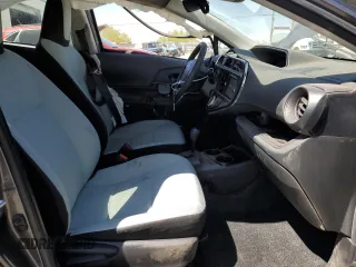 2018 Toyota Prius One z VIN JTDKDTB33J1603378, wystawiony jako Copart lot #53916415 z przebiegiem 82 219 mil mil oraz Szkoda całkowita • Salvage title. Historia ofert i sprzedaży dostępna na DreamBid. Obrazek 7.