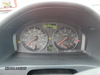 2009 Volvo C30 z VIN YV1MK672992142333, wystawiony jako Copart lot #47728015 z przebiegiem 110 622 mil mil oraz Szkoda całkowita • Salvage title. Historia ofert i sprzedaży dostępna na DreamBid. Obrazek 9.