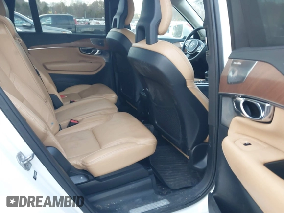 2016 Volvo XC90 T6 Inscription with VIN YV4A22PL9G1029962, listed as a IAAI auction lot 41314880 with 85,498 mi miles. Bid and sale history available at carsss.com. Image 8.