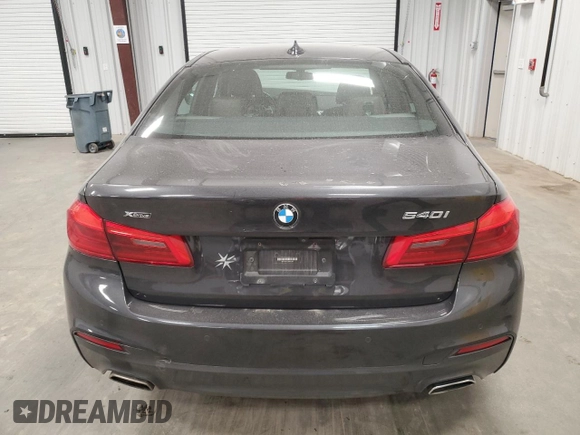 2018 BMW 5 Series 540i xDrive z VIN WBAJE7C57JWC56107, wystawiony jako Copart lot #41665445 z przebiegiem 77 275 mil mil oraz Szkoda całkowita • Salvage title. Historia ofert i sprzedaży dostępna na DreamBid. Obrazek 6.