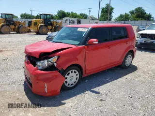2013 Scion xB z VIN JTLZE4FE5DJ038556, wystawiony jako Copart lot #61198545 z przebiegiem 231 655 mil mil oraz Czysty tytuł • Clean title. Historia ofert i sprzedaży dostępna na DreamBid. Obrazek 1.