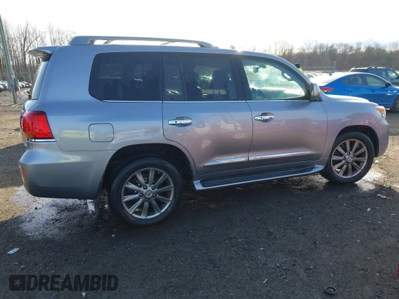 2009 Lexus LX 570 with VIN JTJHY00W894019219, listed as a IAAI auction lot 41744811 with Not Provided miles and . Bid and sale history available at carsss.com. Image 13.