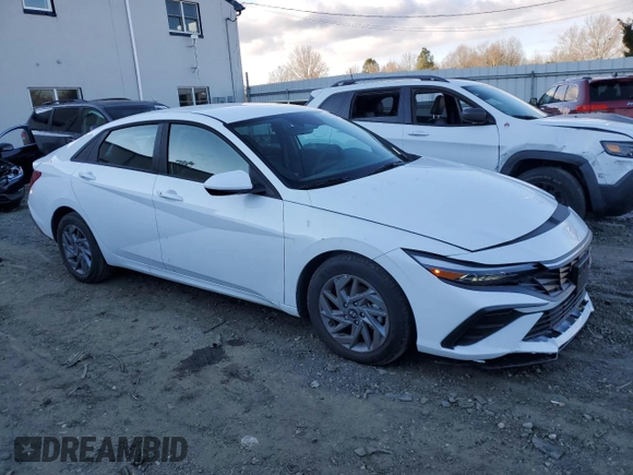 2024 Hyundai Elantra SEL with VIN KMHLM4DGXRU815811, listed as a Copart auction lot 82855944 with 4,025 mi miles and Salvage Title. Bid and sale history available at carsss.com. Image 4.