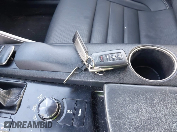 2014 Lexus IS 350 z VIN JTHCE1D26E5002294, wystawiony jako IAAI lot #42261693 z przebiegiem 159 099 mil mil oraz . Historia ofert i sprzedaży dostępna na DreamBid. Obrazek 11.