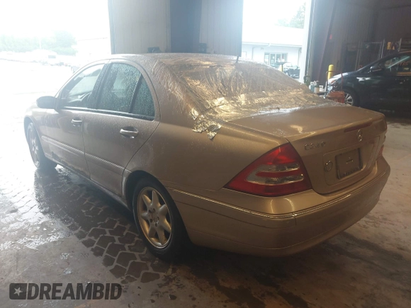 2002 Mercedes-Benz C 230/260/280/320 z VIN WDBRF61J82E005564, wystawiony jako IAAI lot #42468902 z przebiegiem 96 122 mil mil oraz . Historia ofert i sprzedaży dostępna na DreamBid. Obrazek 3.