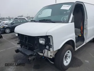 2012 GMC Savana Cargo Van with VIN 1GTW7FCA0C1191818, listed as a IAAI auction lot 41473004 with 184,779 mi miles. Bid and sale history available at carsss.com. Image 6.