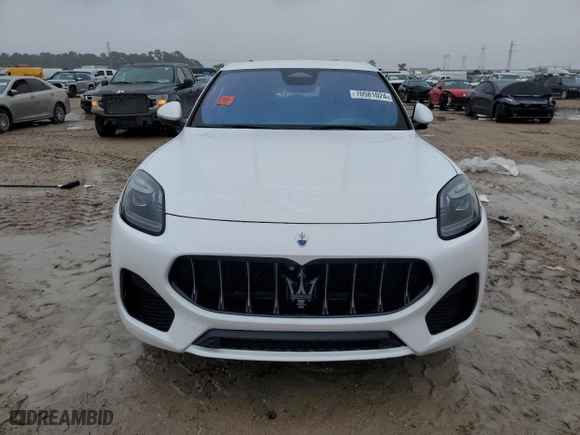 2023 Maserati Grecale GT with VIN ZN682AVA1P7418443, listed as a Copart auction lot 70581024 with NaN miles and Salvage Title. Bid and sale history available at carsss.com. Image 5.