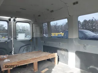 2017 Ford Transit Passenger XL z VIN 1FBAX2CG0HKA88590, wystawiony jako IAAI lot #41955797 z przebiegiem 135 287 mil mil oraz . Historia ofert i sprzedaży dostępna na DreamBid. Obrazek 8.