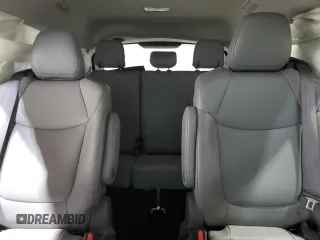 2021 Toyota Sienna XLE z VIN 5TDYRKEC5MS054064, wystawiony jako Copart lot #47661915 z przebiegiem 42 050 mil mil oraz Czysty tytuł • Clean title. Historia ofert i sprzedaży dostępna na DreamBid. Obrazek 10.