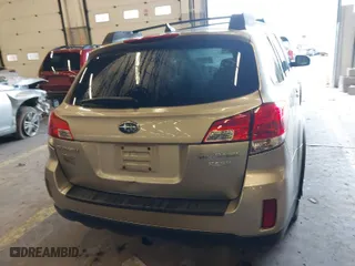 2014 Subaru Outback 2.5i Premium with VIN 4S4BRBCC6E3323986, listed as a IAAI auction lot 41622049 with 130,662 mi miles. Bid and sale history available at carsss.com. Image 16.