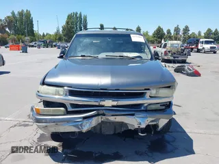 2000 Chevrolet Suburban LS with VIN 3GNFK16T3YG150971, listed as a IAAI auction lot 42333901 with 221,712 mi miles and . Bid and sale history available at DreamBid. Image 12.