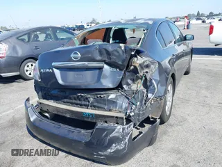 2008 Nissan Altima 2.5 SL with VIN 1N4AL21E18N447300, listed as a IAAI auction lot 40548669 with 178,745 mi miles. Bid and sale history available at carsss.com. Image 6.