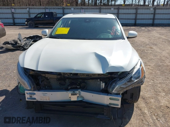 2019 Nissan Altima 2.5 SV with VIN 1N4BL4DV0KC116402, listed as a IAAI auction lot 41772384 with 80,240 mi miles. Bid and sale history available at carsss.com. Image 12.