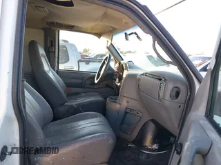 2004 GMC Safari Cargo with VIN 1GTDM19X04B504523, listed as a IAAI auction lot 41028946 with 191,471 mi miles. Bid and sale history available at carsss.com. Image 5.
