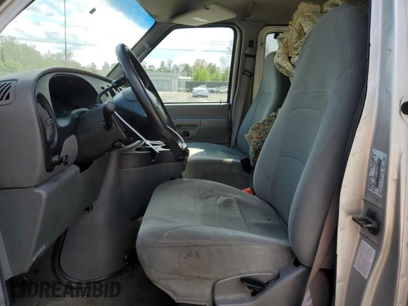 2001 Ford Econoline Passenger XL with VIN 1FBSS31L11HA59921, listed as a Copart auction lot 52931085 with 162,323 mi miles and Salvage title. Bid and sale history available at DreamBid. Image 7.