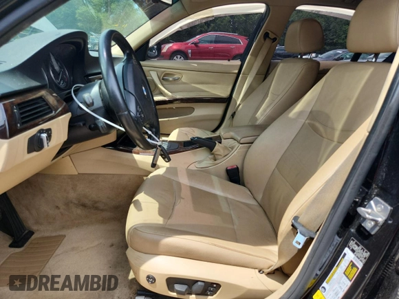 2011 BMW 3 Series 328i with VIN WBAPH7G55BNM57147, listed as a Copart auction lot 61478355 with 240,839 mi miles and Clean title. Bid and sale history available at DreamBid. Image 7.