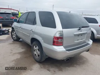 2005 Acura MDX with VIN 2HNYD18245H557011, listed as a IAAI auction lot 41572677 with 275,411 mi miles. Bid and sale history available at carsss.com. Image 3.