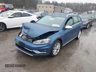 2018 Volkswagen Golf S z VIN 3VWH17AU9JM759994, wystawiony jako IAAI lot #41054231 z przebiegiem 42 651 mil mil oraz . Historia ofert i sprzedaży dostępna na DreamBid. Obrazek 17.