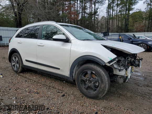 2020 Kia Niro LX with VIN KNDCB3LC9L5365833, listed as a Copart auction lot 45121005 with 125,983 mi miles and Salvage Title. Bid and sale history available at carsss.com. Image 4.