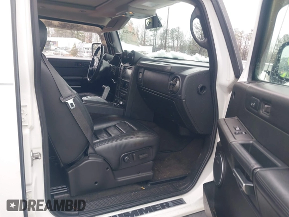 2007 Hummer H2 SUV z VIN 5GRGN23U07H111605, wystawiony jako IAAI lot #41575213 z przebiegiem 179 618 mil mil oraz . Historia ofert i sprzedaży dostępna na DreamBid. Obrazek 5.