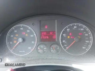 2008 Volkswagen Jetta S z VIN 3VWJZ71K38M015293, wystawiony jako IAAI lot #42438127 z przebiegiem 215 376 mil mil oraz . Historia ofert i sprzedaży dostępna na DreamBid. Obrazek 7.