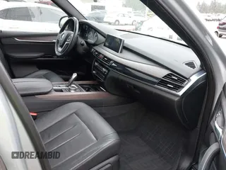 2017 BMW X5 xDrive35i z VIN 5UXKR0C34H0V83929, wystawiony jako IAAI lot #42204786 z przebiegiem 67 203 mil mil oraz . Historia ofert i sprzedaży dostępna na DreamBid. Obrazek 5.