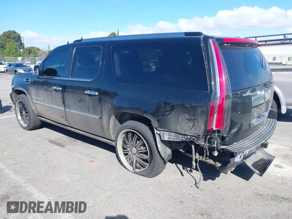 2011 Cadillac Escalade ESV Premium z VIN 1GYS4JEFXBR189541, wystawiony jako IAAI lot #41731883 z przebiegiem 106 023 mil mil oraz . Historia ofert i sprzedaży dostępna na DreamBid. Obrazek 3.