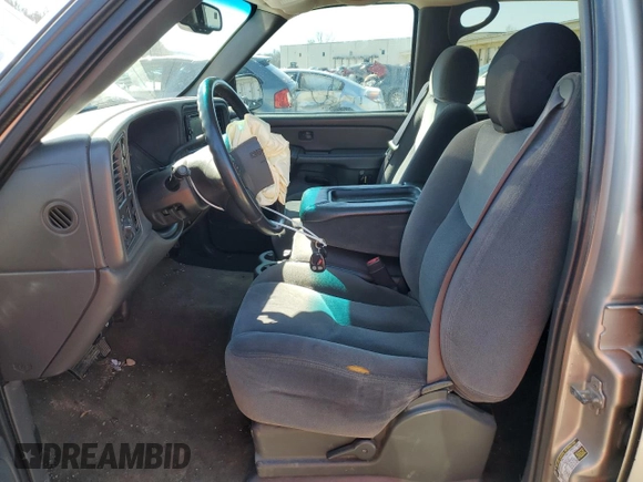 2004 GMC Sierra 1500 SLE z VIN 2GTEK13T541363075, wystawiony jako Copart lot #48901465 z przebiegiem 240 791 mil mil oraz Szkoda całkowita • Salvage title. Historia ofert i sprzedaży dostępna na DreamBid. Obrazek 7.
