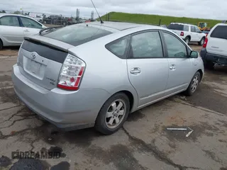 2006 Toyota Prius with VIN JTDKB20U367073266, listed as a IAAI auction lot 41986156 with Not Provided miles. Bid and sale history available at carsss.com. Image 4.