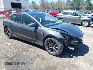 2021 Tesla Model 3 Long Range z VIN 5YJ3E1EB8MF862002, wystawiony jako IAAI lot #42144563 z przebiegiem 44 270 mil mil oraz . Historia ofert i sprzedaży dostępna na DreamBid. Obrazek 1.